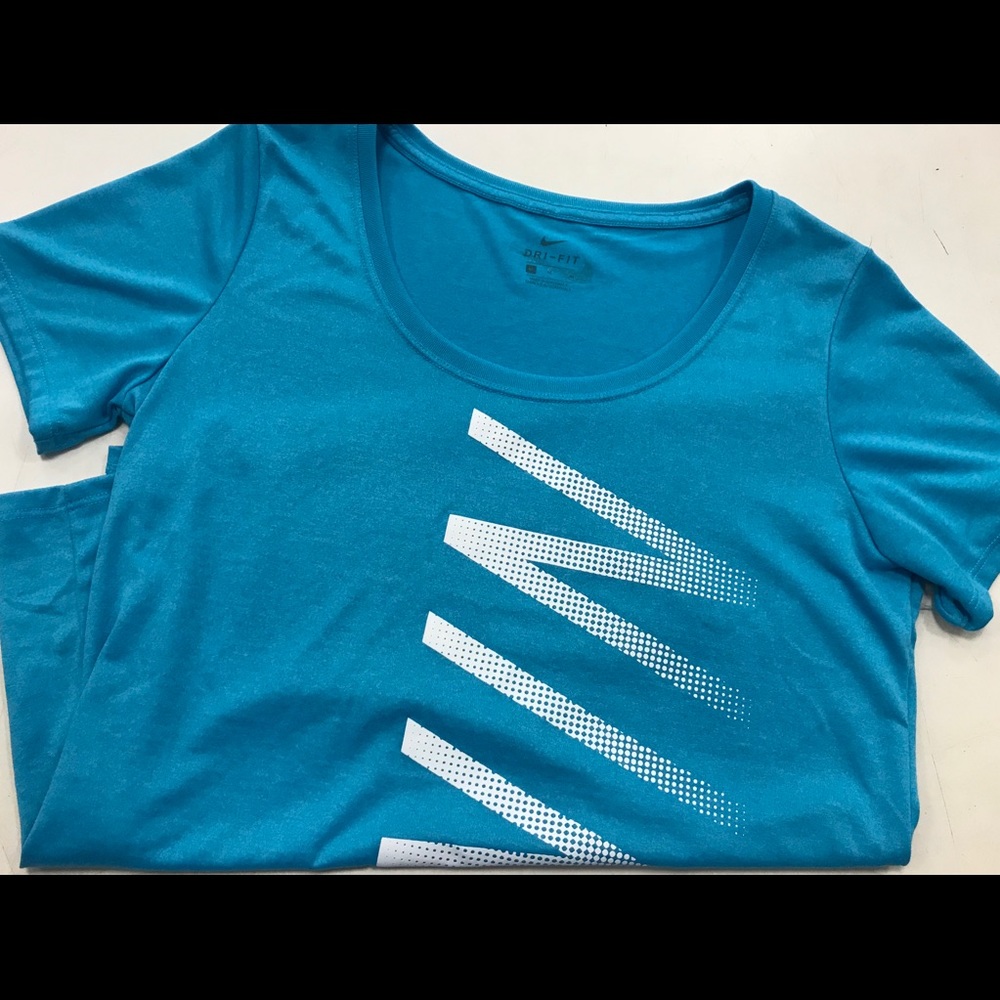 Brand new women’s Nike dri fit shirt